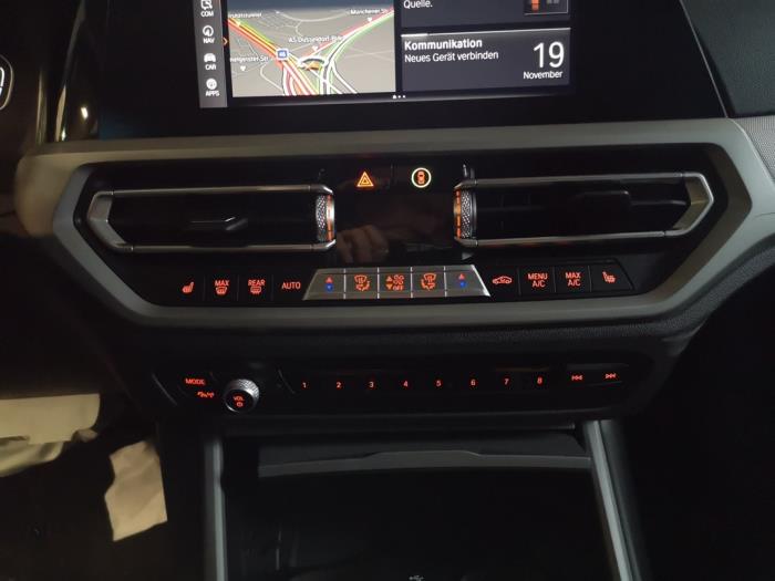 BMW 3 serie 320i 2.0 TwinPower Turbo 16V Skrotfordon (2020, BLAUW)