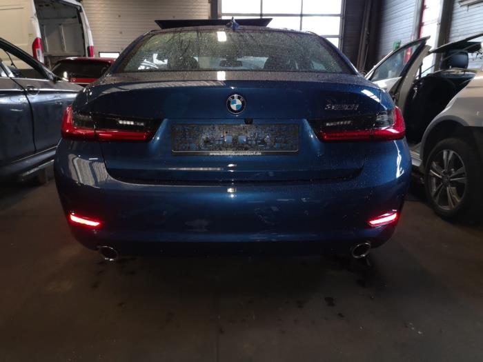 BMW 3 serie 320i 2.0 TwinPower Turbo 16V Skrotfordon (2020, BLAUW)