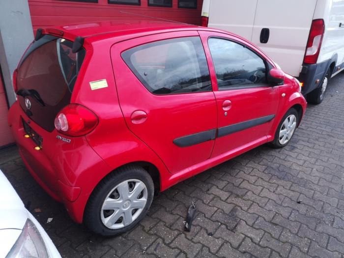 Toyota Aygo 1.0 12V VVT-i Sloopvoertuig (2008, Rood)