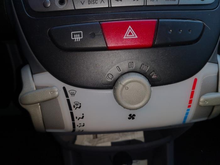 Toyota Aygo 1.0 12V VVT-i Sloopvoertuig (2008, Rood)