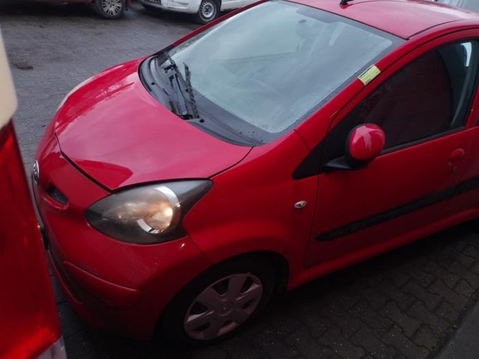 Toyota Aygo 1.0 12V VVT-i Sloopvoertuig (2008, Rood)