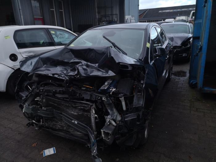 Opel Astra J 1.7 CDTi 16V 110 Sloopvoertuig (2014, Grijs)