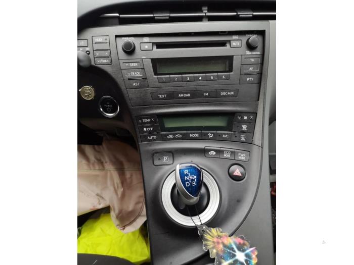 Toyota Prius 1.8 16V Samochód złomowany (2012, Szary)