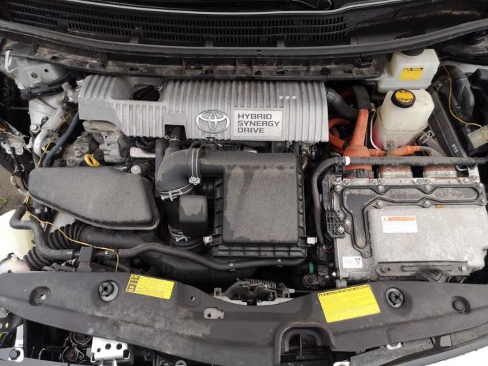 Toyota Prius 1.8 16V Samochód złomowany (2012, Szary)