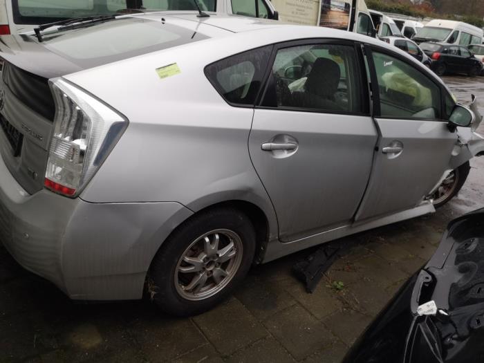 Toyota Prius 1.8 16V Samochód złomowany (2012, Szary)