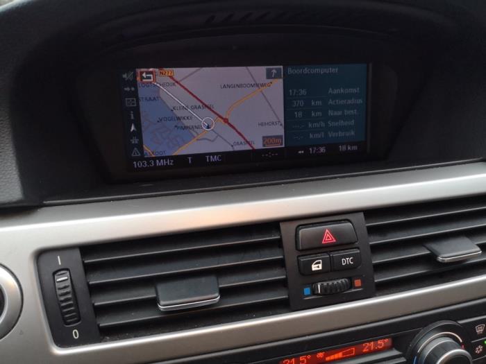 BMW 3 serie Touring 320i 16V Skrotfordon (2007, ZWART)