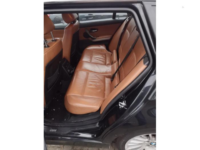 BMW 3 serie Touring 320i 16V Skrotfordon (2007, ZWART)