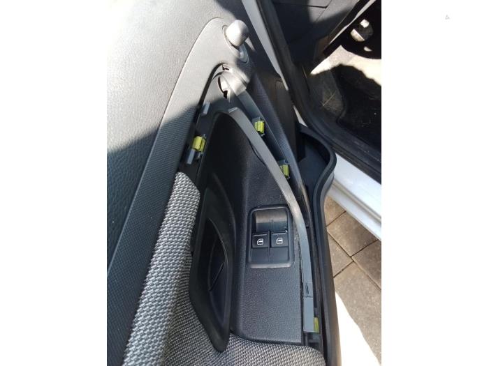 Skoda Fabia II Combi 1.2i 12V Skrotfordon (2009, GRIJS)