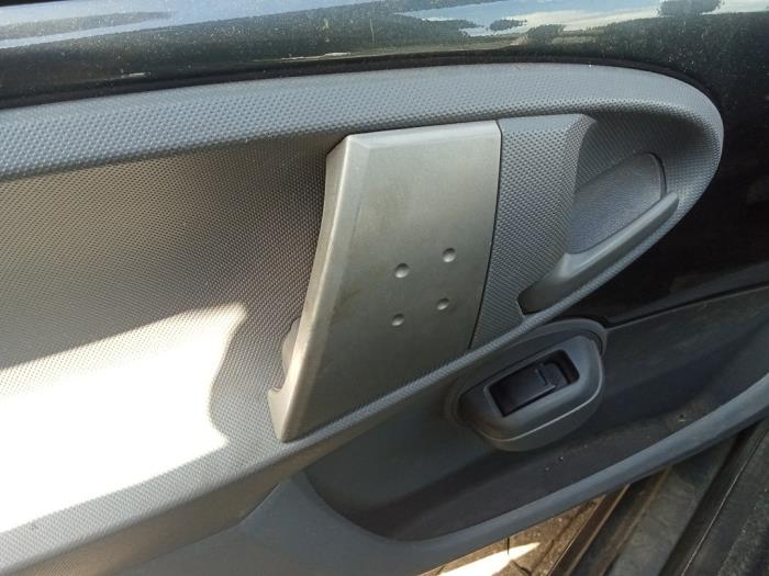 Peugeot 107 1.0 12V Skrotfordon (2008, GRIJS)