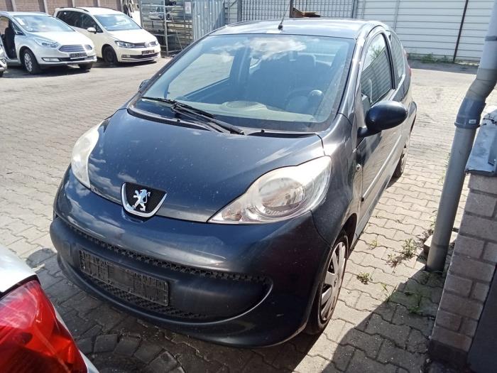 Peugeot 107 1.0 12V Skrotfordon (2008, GRIJS)