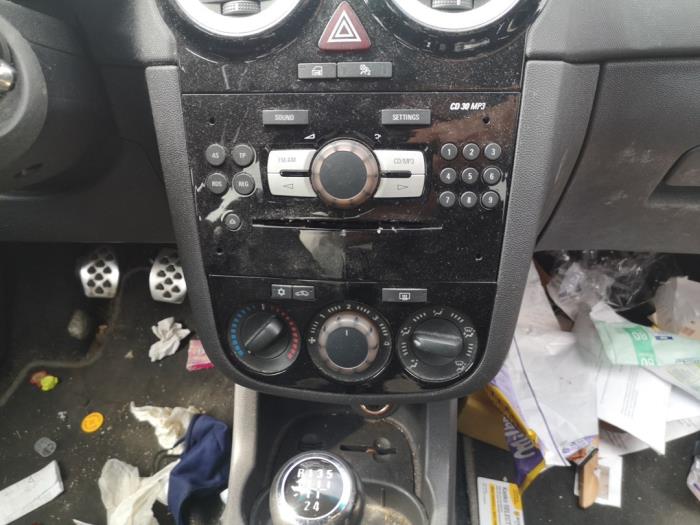 Opel Corsa D 1.4 16V Twinport Sloopvoertuig (2009, Wit)