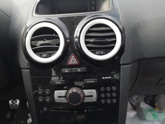 Opel Corsa D 1.4 16V Twinport Sloopvoertuig (2009, Wit)