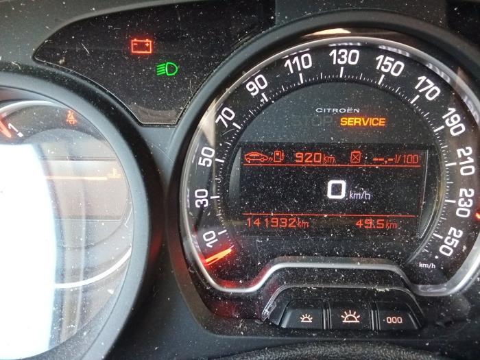 Citroen C5 III Berline 2.0 HDiF 16V Sloopvoertuig (2010, Wit)