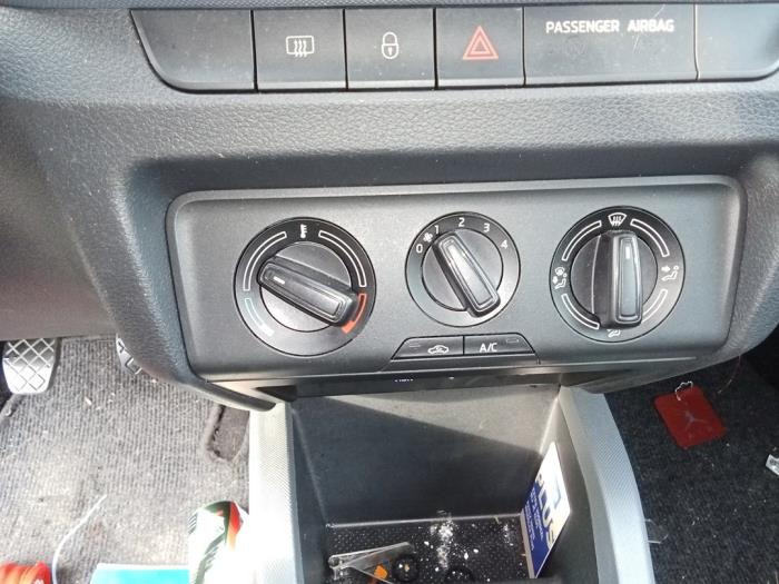 Skoda Fabia III 1.0 12V Sloopvoertuig (2015, Zwart)