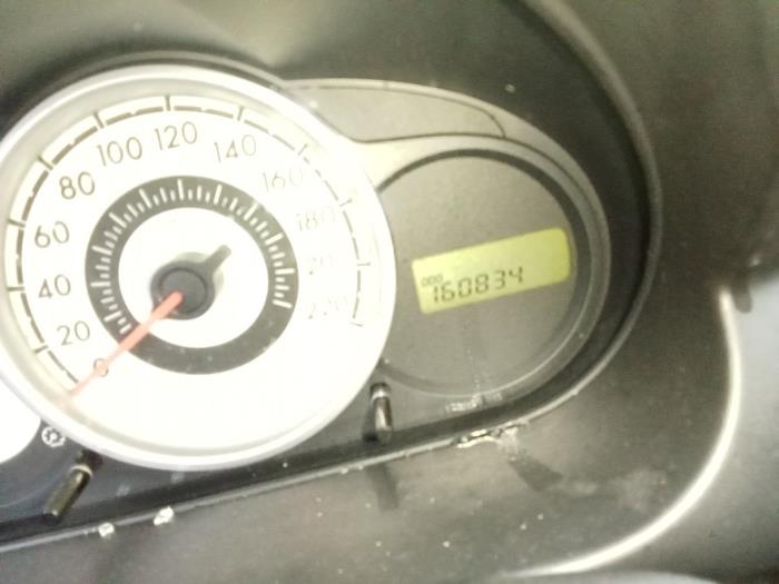 Mazda 2 1.3 16V S-VT Skrotfordon (2012, GROEN)