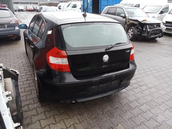 BMW 1 serie 116i 1.6 16V Sloopvoertuig (2005, Zwart)