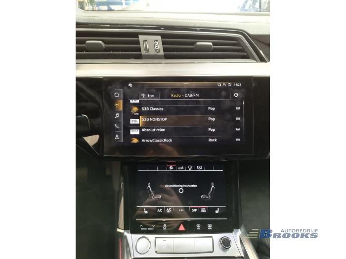 Audi e-tron 55 quattro Skrotfordon (2020, ZWART)