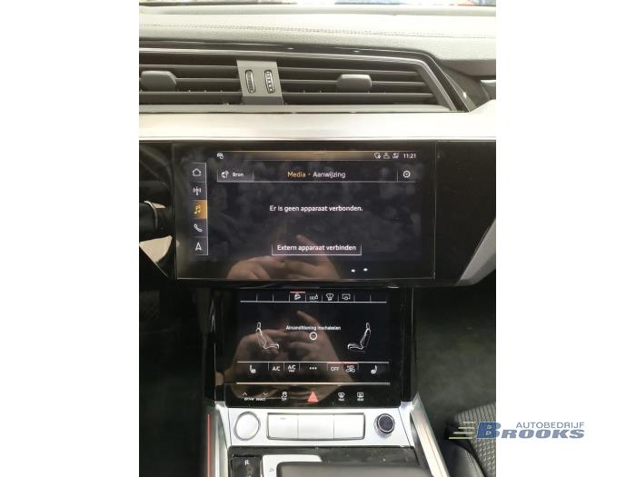 Audi e-tron 55 quattro Skrotfordon (2020, ZWART)