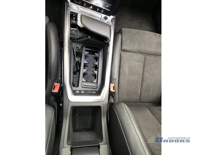 Audi e-tron 55 quattro Skrotfordon (2020, ZWART)