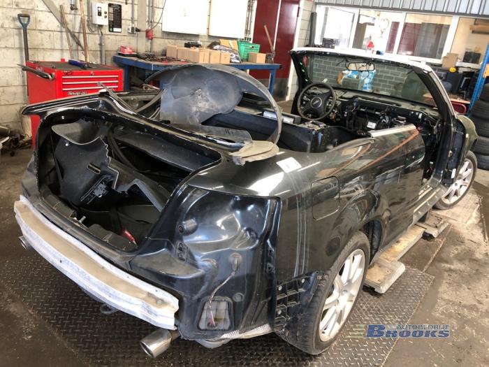 Audi A4 Cabriolet 2.4 V6 30V Sloopvoertuig (2002, Zwart)