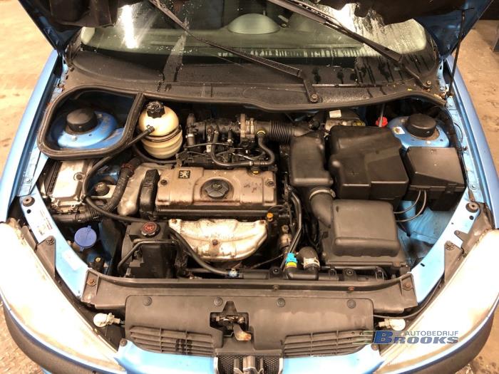 Peugeot 206 1.6 XS,XT Skrotfordon (1999, BLAUW)