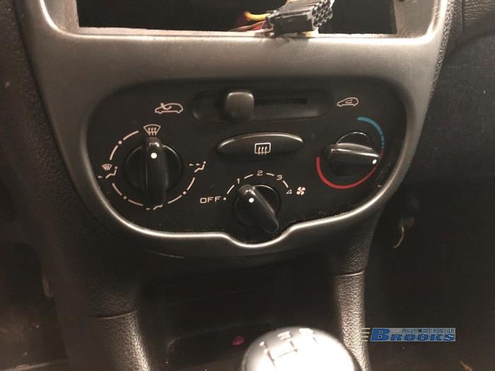 Peugeot 206 1.6 XS,XT Skrotfordon (1999, BLAUW)