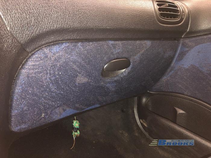 Peugeot 206 1.6 XS,XT Skrotfordon (1999, BLAUW)