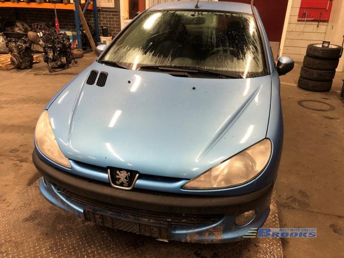 Peugeot 206 1.6 XS,XT Skrotfordon (1999, BLAUW)