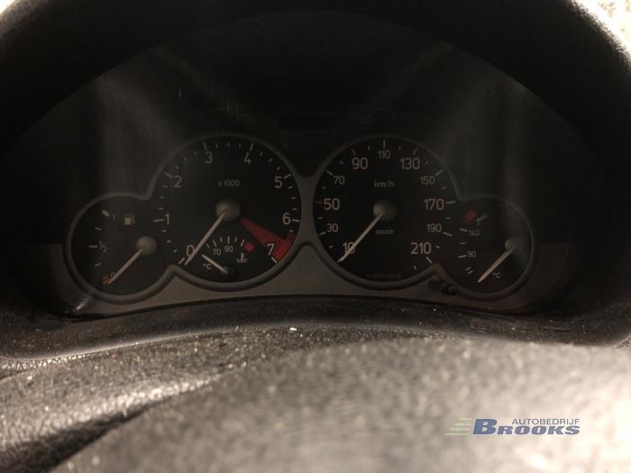 Peugeot 206 1.6 XS,XT Skrotfordon (1999, BLAUW)