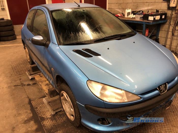 Peugeot 206 1.6 XS,XT Skrotfordon (1999, BLAUW)