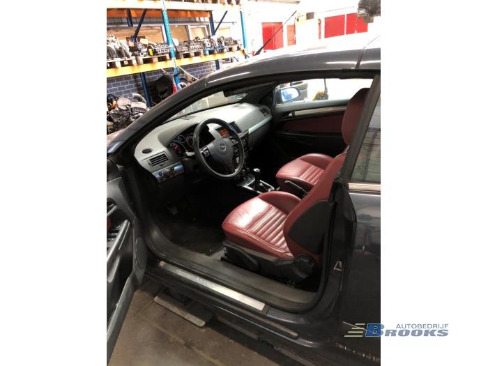 Opel Astra H Twin Top 1.8 16V Skrotfordon (2008, GRIJS)