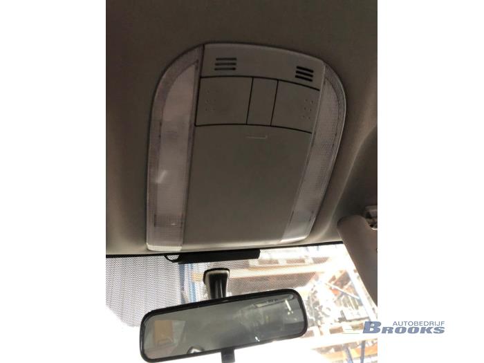 Toyota Auris 1.6 Dual VVT-i 16V Samochód złomowany (2007, Szary)