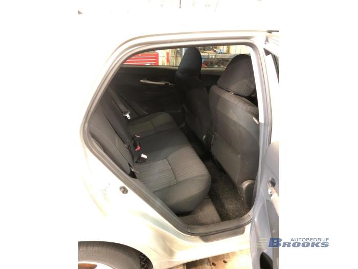 Toyota Auris 1.6 Dual VVT-i 16V Samochód złomowany (2007, Szary)