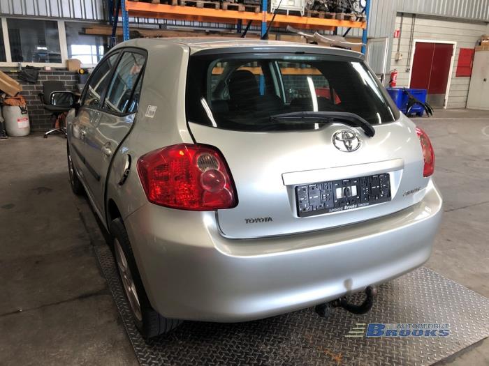 Toyota Auris 1.6 Dual VVT-i 16V Samochód złomowany (2007, Szary)