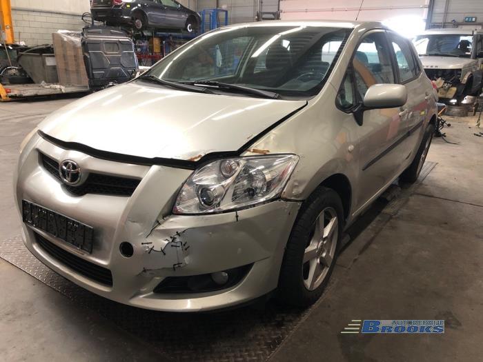 Toyota Auris 1.6 Dual VVT-i 16V Samochód złomowany (2007, Szary)