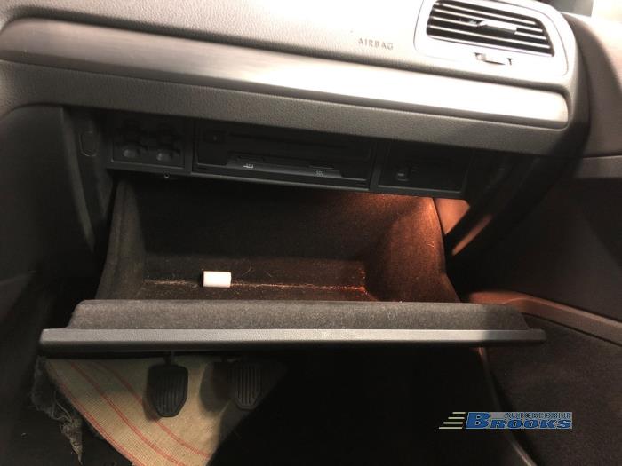 Volkswagen Golf VII 1.6 TDI BMT 16V Skrotfordon (2019, GRIJS)