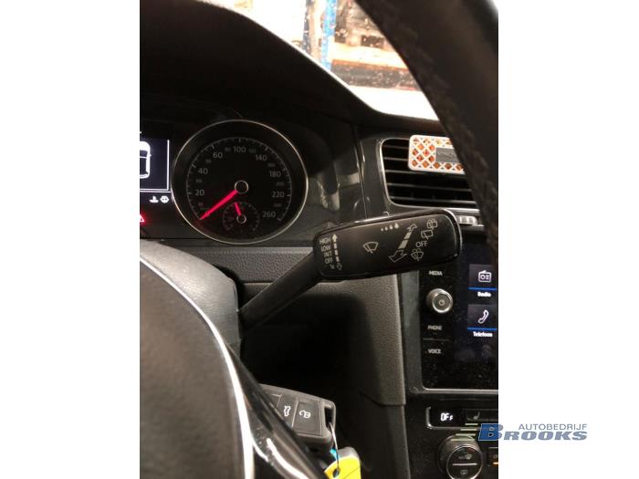 Volkswagen Golf VII 1.6 TDI BMT 16V Skrotfordon (2019, GRIJS)