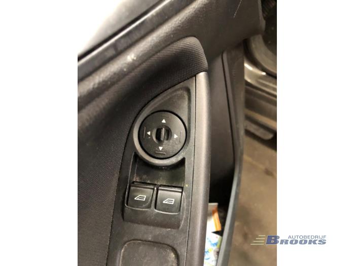 Ford Focus 3 Wagon 1.0 Ti-VCT EcoBoost 12V 125 Sloopvoertuig (2015, Grijs)