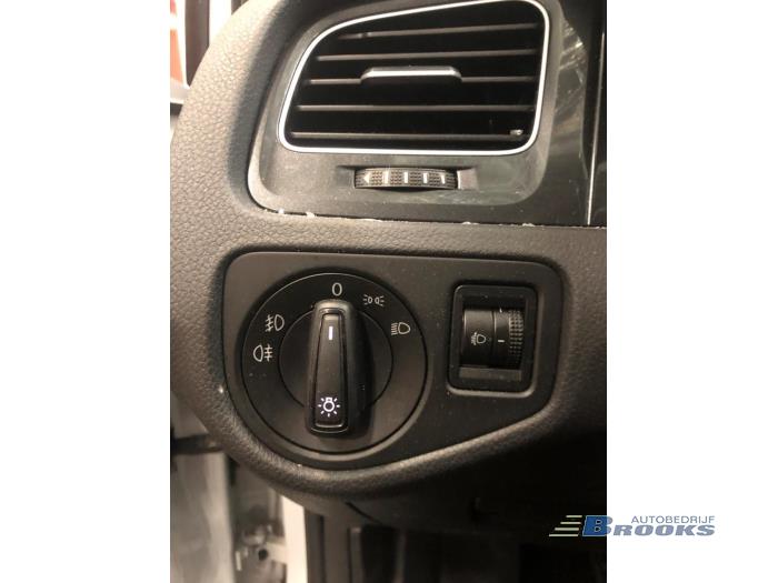 Volkswagen Golf VII 1.0 TSI 12V Sloopvoertuig (2017, Wit)