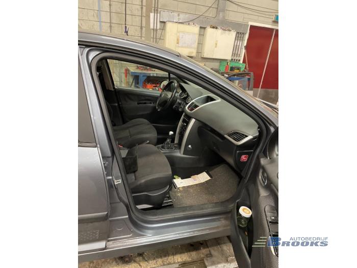 Peugeot 207/207+ 1.4 16V VTi Sloopvoertuig (2009, Grijs)