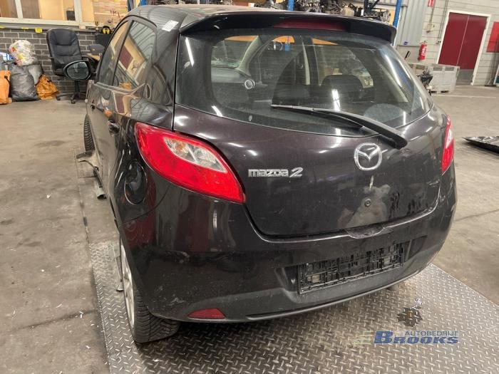 Mazda 2 1.6 MZ-CD 16V Skrotfordon (2011, BRUIN)
