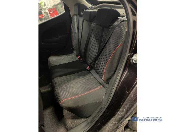 Mazda 2 1.6 MZ-CD 16V Skrotfordon (2011, BRUIN)