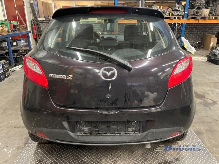 Mazda 2 1.6 MZ-CD 16V Skrotfordon (2011, BRUIN)