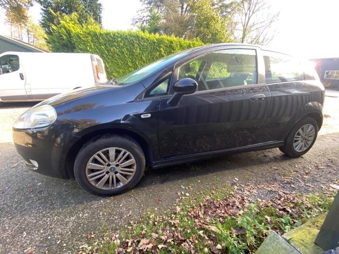 Fiat Grande Punto 1.4 Sloopvoertuig (2006, Zwart)