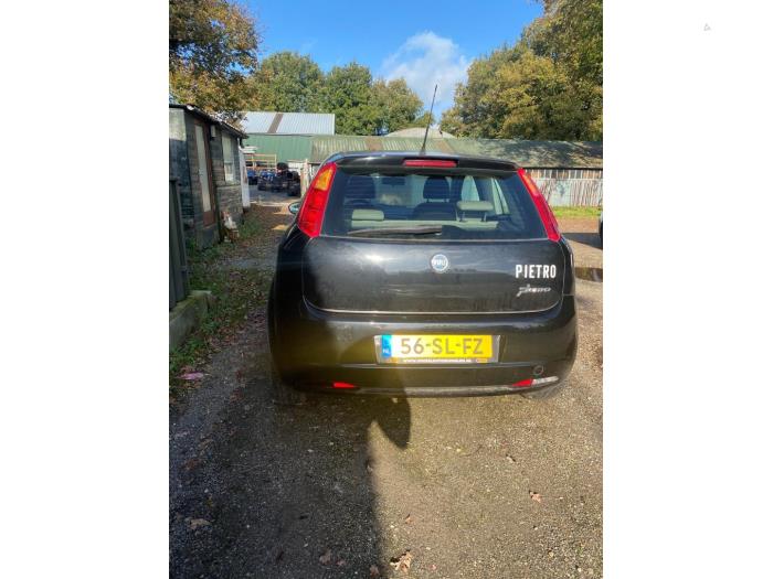 Fiat Grande Punto 1.4 Sloopvoertuig (2006, Zwart)