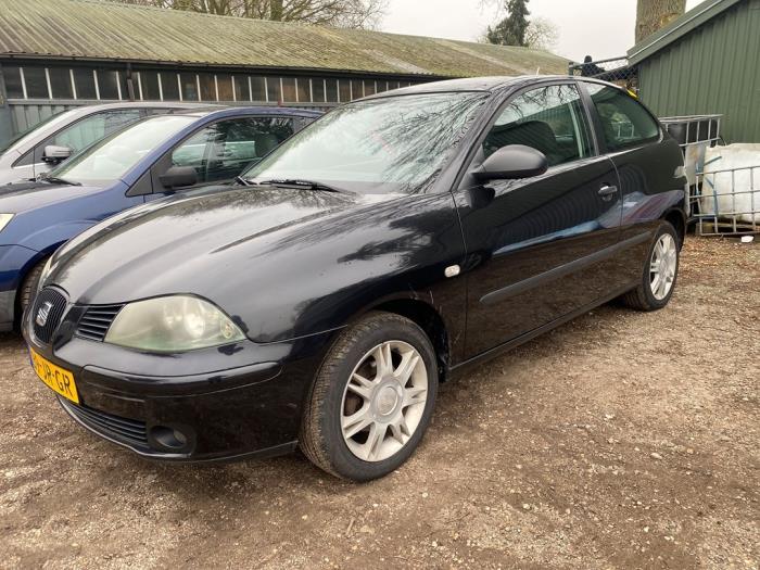 Seat Ibiza III 1.4 16V 75 Skrotfordon (2002, ZWART)