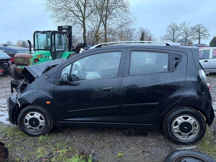 Chevrolet Spark 1.0 16V Bifuel Samochód złomowany (2011, Czarny)