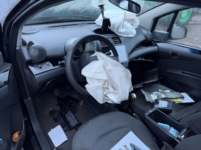 Chevrolet Spark 1.0 16V Bifuel Samochód złomowany (2011, Czarny)