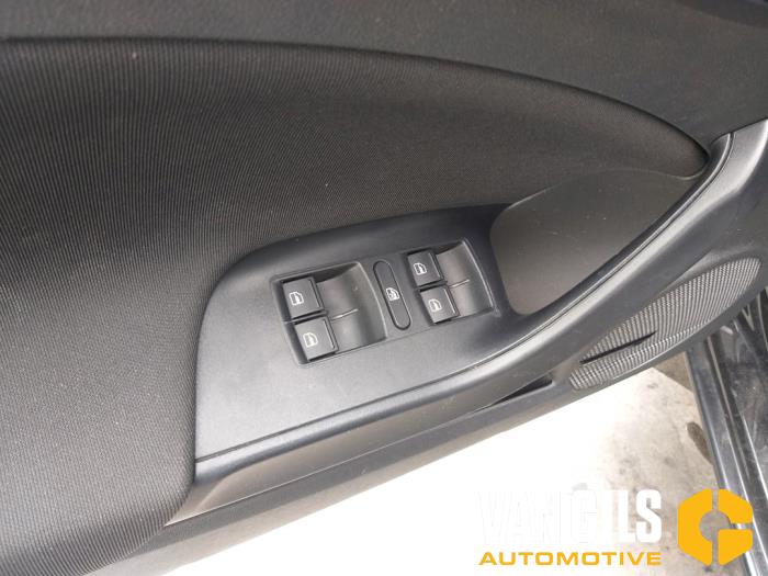 Seat Ibiza IV 1.0 EcoTSI 12V Sloopvoertuig (2015, Zwart)