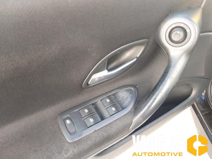 Renault Laguna II 2.0 16V Sloopvoertuig (2006, Zwart)